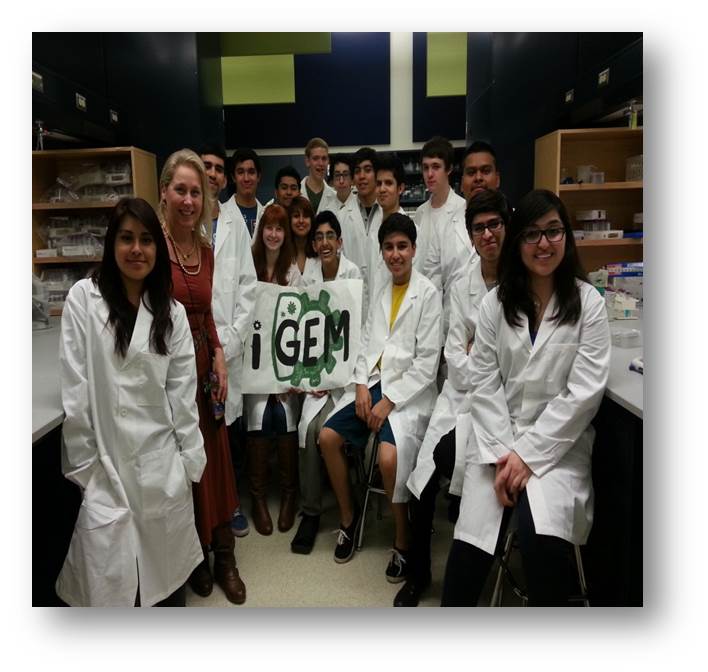 Our team with students interested in learning about biotechnology!